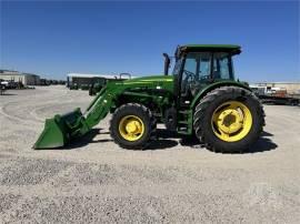 2019 JOHN DEERE 6135E