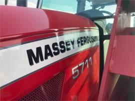 2017 MASSEY FERGUSON 5711