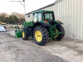 2017 JOHN DEERE 6110M