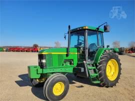 1999 JOHN DEERE 7410