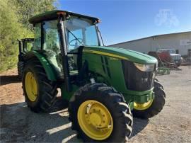 2017 JOHN DEERE 5085E