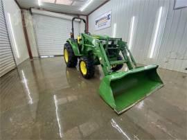 2017 JOHN DEERE 4044M