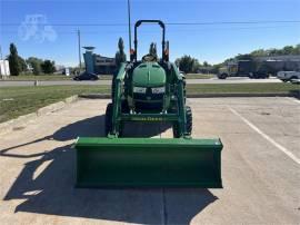 2017 JOHN DEERE 4052M