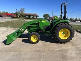 2017 JOHN DEERE 4052M