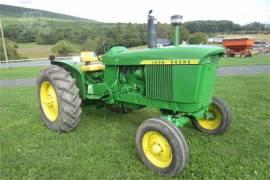 JOHN DEERE 3010