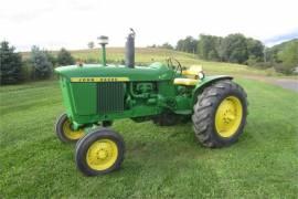 JOHN DEERE 3010