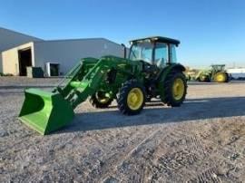 2017 JOHN DEERE 5085E