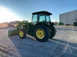 2017 JOHN DEERE 5085E