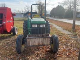 JOHN DEERE 5210