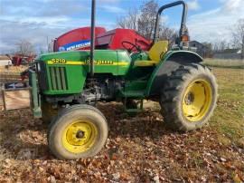 JOHN DEERE 5210