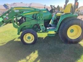 2015 JOHN DEERE 3033R