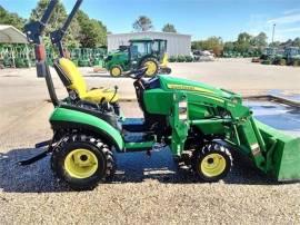 2017 JOHN DEERE 1025R