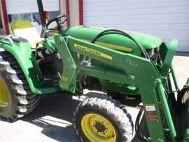 JOHN DEERE 3038E