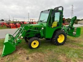 JOHN DEERE 3025E