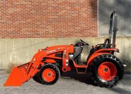 2014 KUBOTA B3300SU