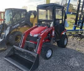 2017 MASSEY FERGUSON GC1705