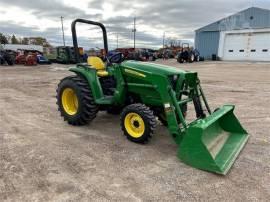 JOHN DEERE 3038E