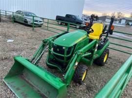 2017 JOHN DEERE 1025R