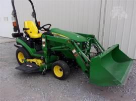 2017 JOHN DEERE 1025R