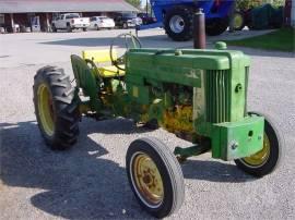 1957 JOHN DEERE 320