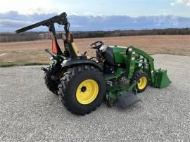 2011 JOHN DEERE 2520