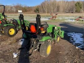 2011 JOHN DEERE 1026R