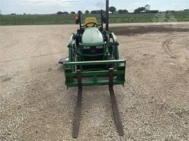 2018 JOHN DEERE 1025R