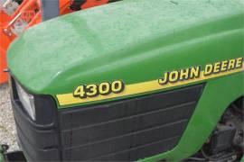 2001 JOHN DEERE 4300