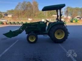 2018 JOHN DEERE 4052M