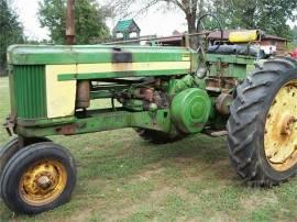 1957 JOHN DEERE 520