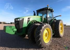 2017 JOHN DEERE 8400R