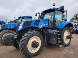 2012 NEW HOLLAND T8.275